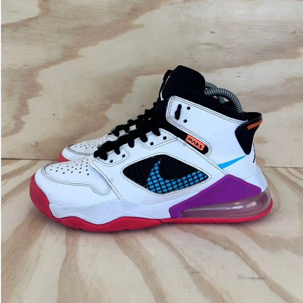 Nike-Air Jordan Mars 270-Sneakers-White/Black-Kids Big Unisex -4.5Y- BQ6508-102
